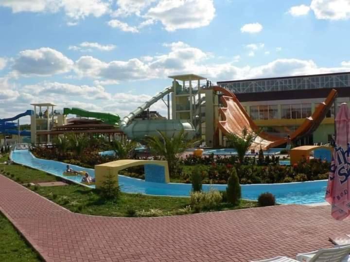 Family Hotel Bohemi II Primorsko Exterior photo